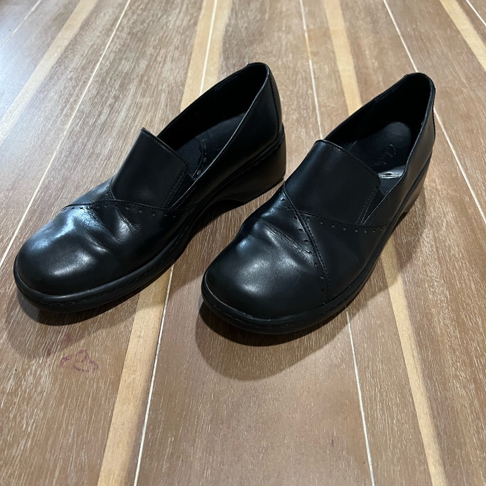 Clark's Wedge Booties - Picture 2 of 5
